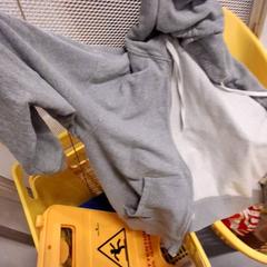 Camisola com capuz, como reportado por IKEA Paris - Italie Deux utilizando o iLost