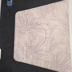 Ipad Apple, metaalblauw in hoes, rapporterat av Stad Hasselt med iLost