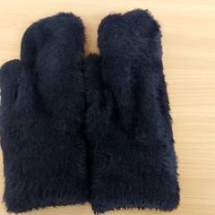 Klær - Handschoenen, som rapportert av Regio Limburg - Leuven ved bruk av iLost