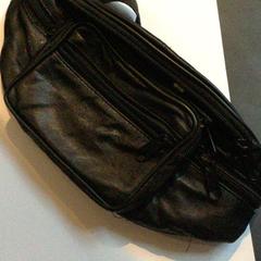 Riñonera & Bolsa de cintura Zwart, segundo informou TivoliVredenburg usando iLost