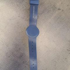 Karkötő blauw kunststof, amint azt Regio Limburg - Leuven az iLost segítségével jelentette.