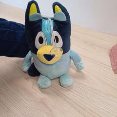 Peluche avec ventouse & Bluey, zgłoszono przez IKEA Liège przy użyciu iLost