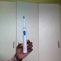 Brosse à dents électrique, a été signalé par MEININGER Hotel Lyon Centre Berthelot utilisant iLost