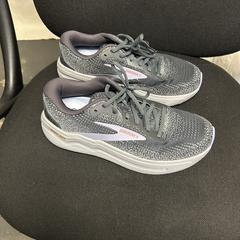 Damesschoenen, zoals gemeld door The Dominican met iLost