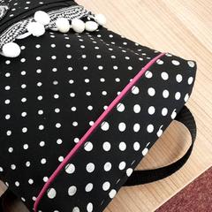 Handtasje Stof linnen, gemeldet von Arriva West-Brabant über iLost