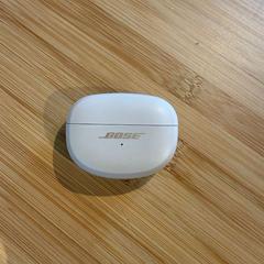 Audifonos inalambricos Bose, ha sido reportado por Conscious Hotel Westerpark con iLost
