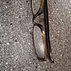 Óculos, como reportado por Connexxion Amstelveen utilizando o iLost