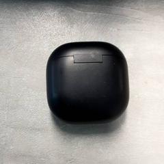 Aurikularretarako euskarria Zwart, gisa salatu by Arriva Friesland / Groningen iLost erabiliz