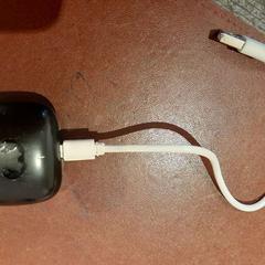 Airpods case noir, zoals gemeld door TCL met iLost