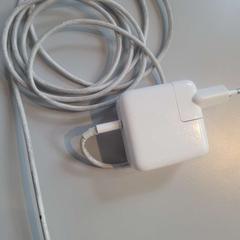 Chargeur macbook, a été signalé par Padualaan 101 utilisant iLost