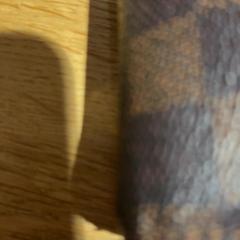 Carteira ..eir, como reportado por Designer Outlet Roermond utilizando o iLost