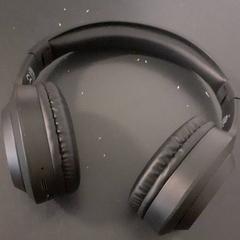 Headphones, as reported by Qbuzz servicepunt  Emmen using iLost