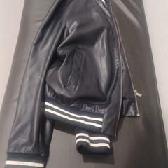 Cazadora azul hombre material sintetico, como reportado por RÍO Shopping - Valladolid utilizando o iLost