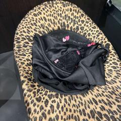 Čepice, jak nahlášeno Van der Valk Hotel Heerlen pomocí iLost