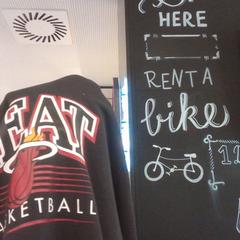 Mikina black, ako bolo nahlásené MEININGER Hotel Vienna Downtown Franz pomocou iLost