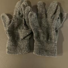 Maglione, come riportato da MEININGER Hotel Dresden Zentrum utilizzando iLost