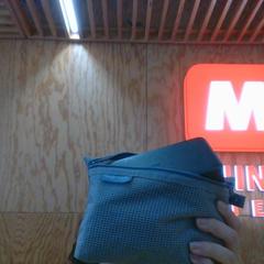 Travel bag bag with portable battery  inside, as reported by MEININGER Hotel Innsbruck Zentrum using iLost