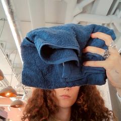Handtuch blue, gemeldet von The Tire Station Hotel über iLost