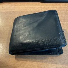Billetera Baruwal, ha sido reportado por Gemeente Amsterdam - Bureau Gevonden Voorwerpen con iLost