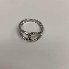 ファッションリング, segons ha informat IKEA新三郷 mitjançant iLost