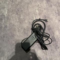 Oplader laptop Zwart, rapporterat av Van der Valk Hotel Haarlem med iLost