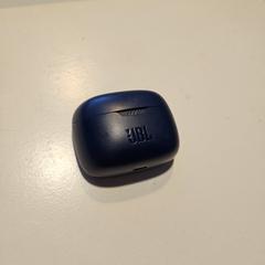 JBL Tune bluetooth oortjes donkerblauw, como reportado ao iLost