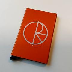 Txartelaren titularra - Mertens, gisa salatu by Centraal magazijn iLost erabiliz