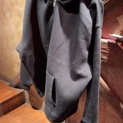 Väst Black, rapporterat av Club Nyx/Exit Café med iLost