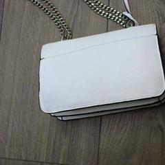 Bolsa & Bolso, segundo informou Walibi Holland usando iLost