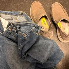 Jeans and shoes, a été signalé par Ramada by Wyndham Amsterdam Airport Schiphol utilisant iLost