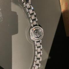 ساعة اليد Dollar, diamonds، كما تم الإبلاغ عنه بواسطة MEININGER Hotel Amsterdam City West عبر iLost