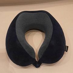 Poduszka pod kark, zgłoszono przez Van der Valk Hotel Schiphol przy użyciu iLost