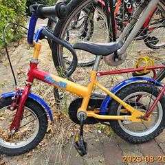 Haurrentzako bizikleta Yipeeh geel rood, gisa salatu by Gemeente Heemstede iLost erabiliz