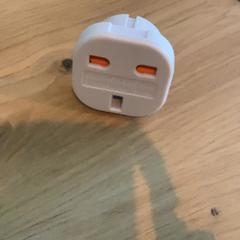 Adaptateur, a été signalé par MEININGER Hotel Köln West utilisant iLost