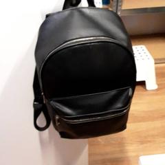 حقائب حمل وحقائب اليد، كما تم الإبلاغ عنه بواسطة Qbuzz ZHN عبر iLost