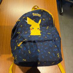 Mochila Blauw Geel, ha sido reportado por Regio Limburg - Leuven con iLost