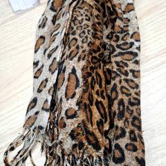 Skjerf echarpe, som rapportert av IKEA Montpellier ved bruk av iLost