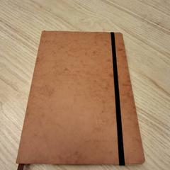 Caderno, segundo informou IKEA Montpellier usando iLost