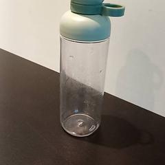 ボトル Blauw がiLostで Padualaan 97 によって報告されました