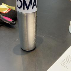 Fľaša, ako bolo nahlásené Universiteit Gent - Faculteitsbibliotheek LW pomocou iLost