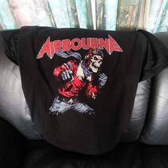 Kuxina Airbourne tshirt, gisa salatu by Bospop iLost erabiliz