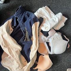 Bunda donker blauw met beige, jak nahlášeno Haven Hotel Rotterdam pomocí iLost