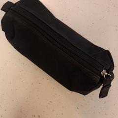 Zwarte etui, ha sido reportado por Faculteit Geesteswetenschappen con iLost