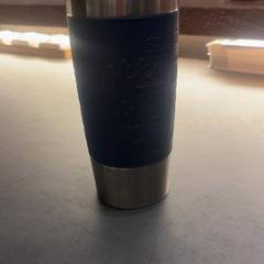 Garrafa, como reportado por Van der Valk Hotel Houten utilizando o iLost