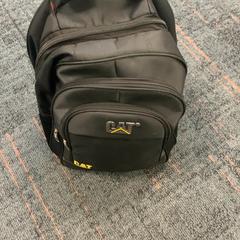 Hátizsák, amint azt Connexxion Amstelland-Meerlanden Schiphol Noord az iLost segítségével jelentette.