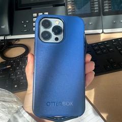 Telefon iPhone, amint azt Haven Hotel Rotterdam az iLost segítségével jelentette.