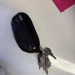 black wallet, som rapportert til iLost