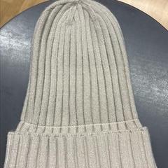 Hatt, som rapportert av IKEA Brno ved bruk av iLost