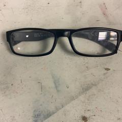 Lentes, segundo informou Artis usando iLost