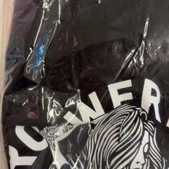 Košeľu, ako bolo nahlásené GVB pomocou iLost